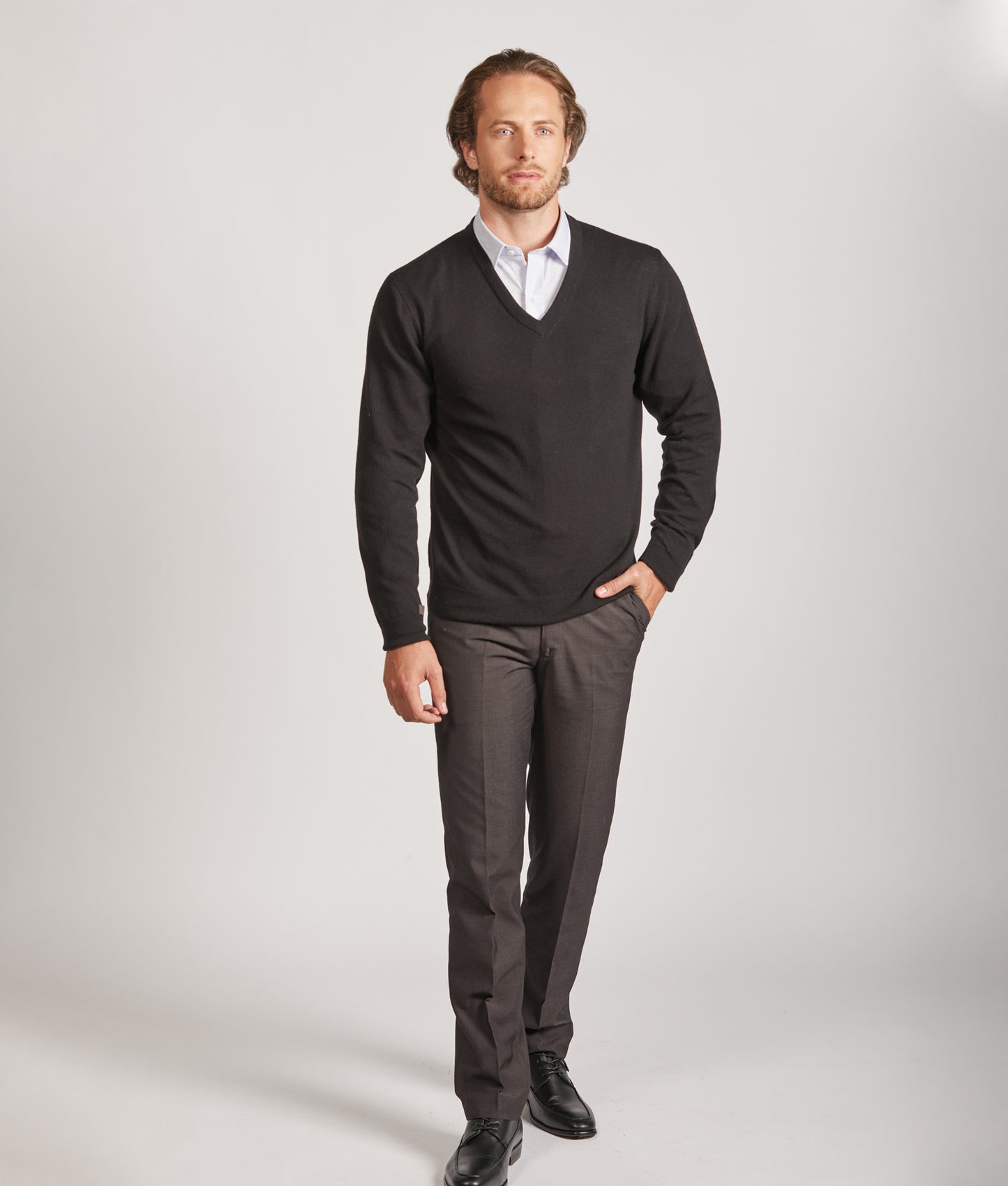 Classic V Neck in Vicuña Black
