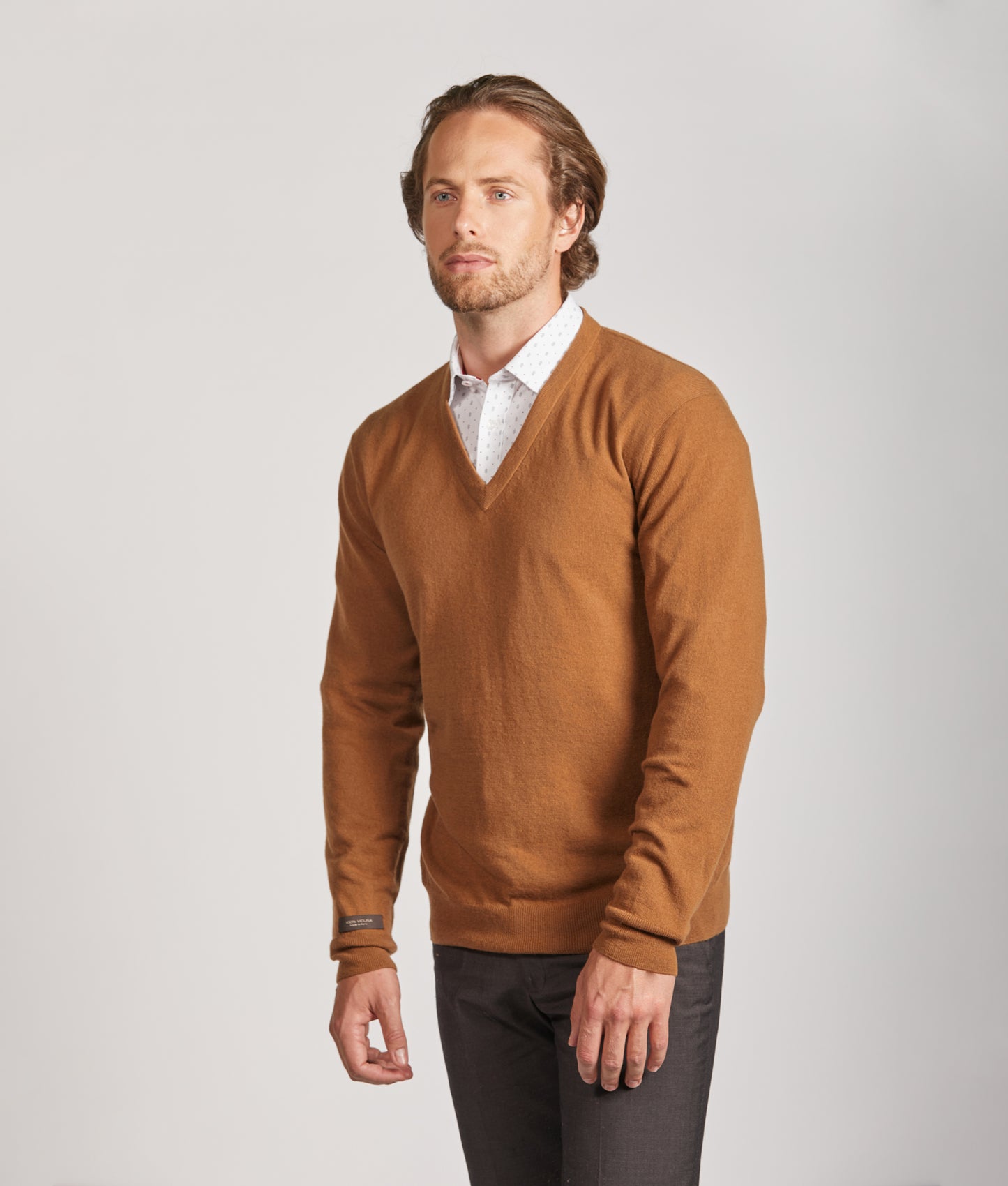Classic V Neck in Vicuña Natural