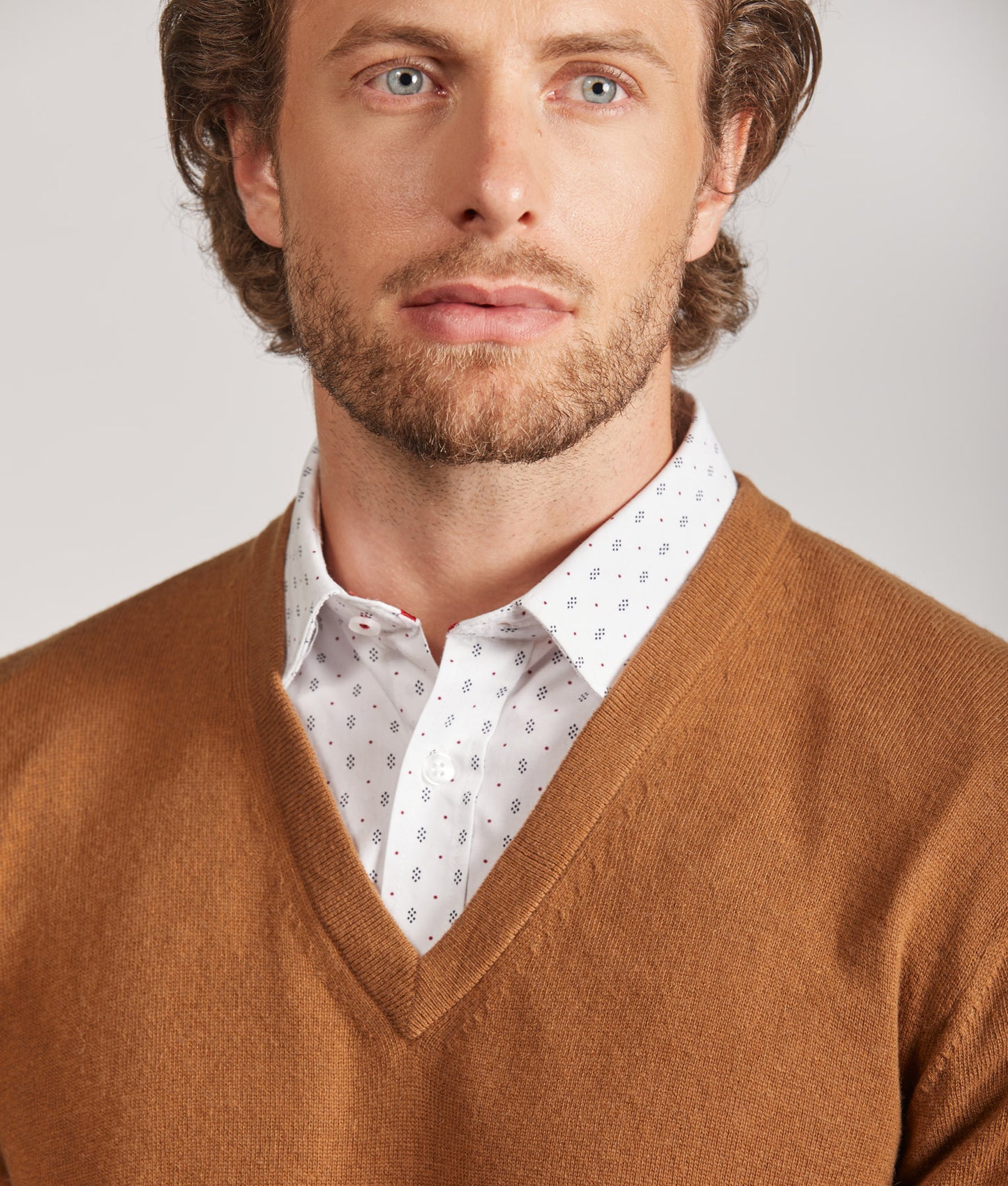 Classic V Neck in Vicuña Natural