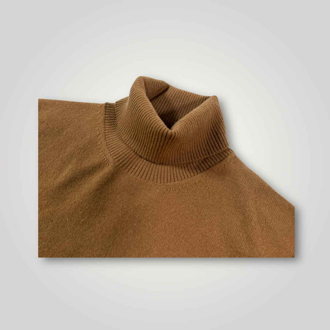 Classic Turtleneck in Vicuña Natural